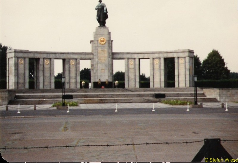 Berlin: 1984 (russisches krieger denkmal)